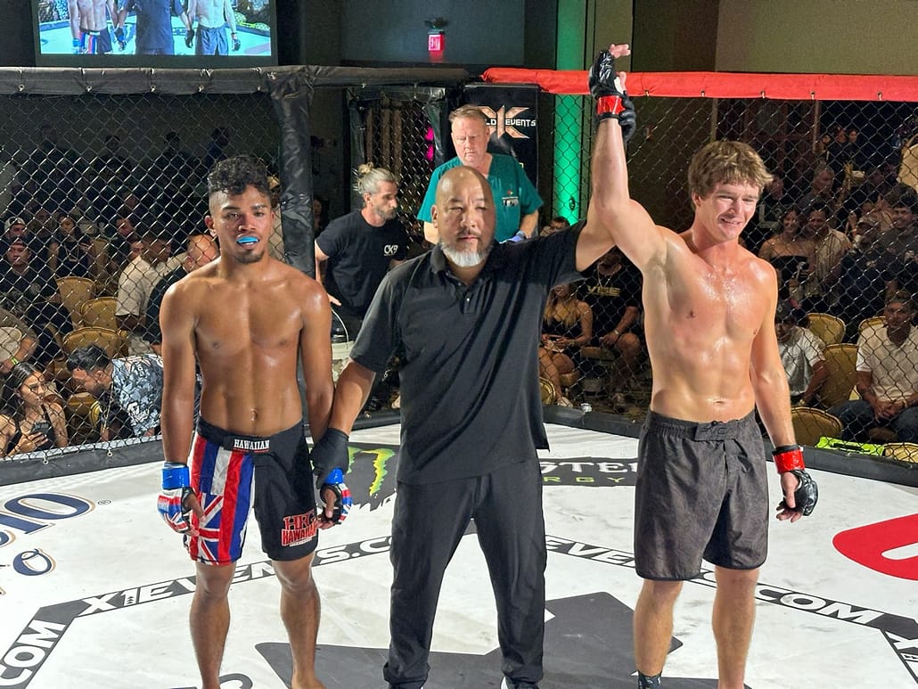 4. Arlo Eckardt defeated Makoa Canoy Large